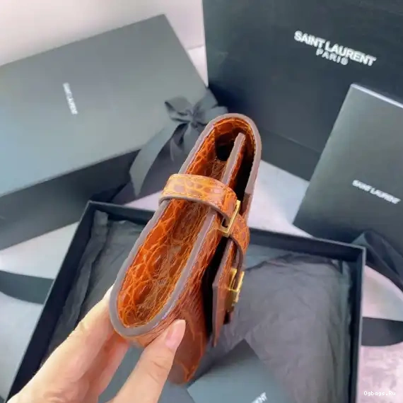 CROCODILE-EMBOSSED LEATHER CLUTCH YSL IN MANHATTAN 0613